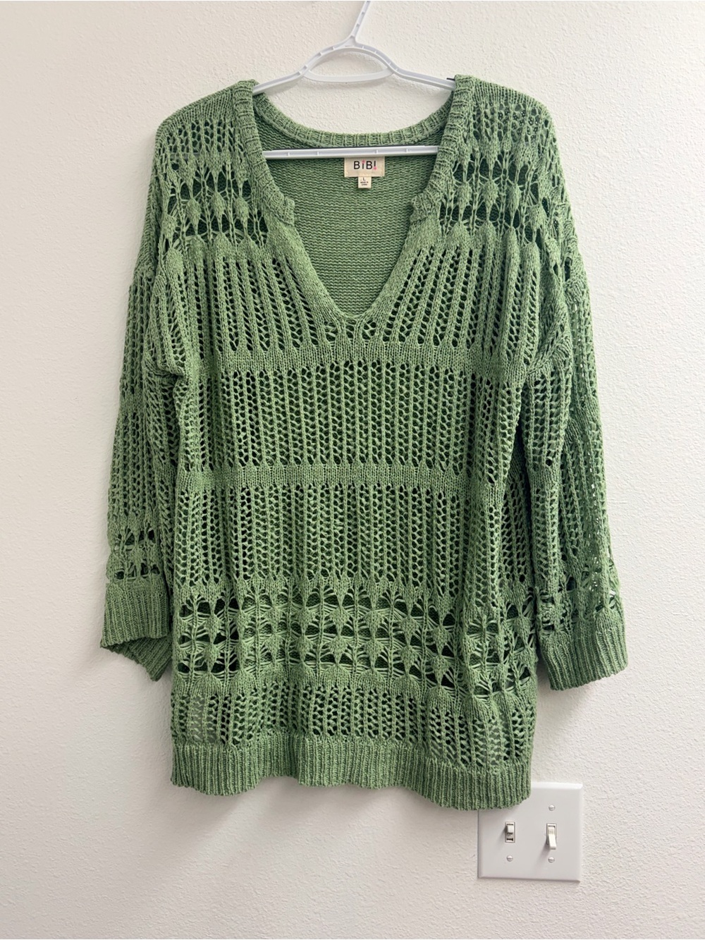 BIBI light olive Green Open-Knit V-Neck Women's Sweater size large